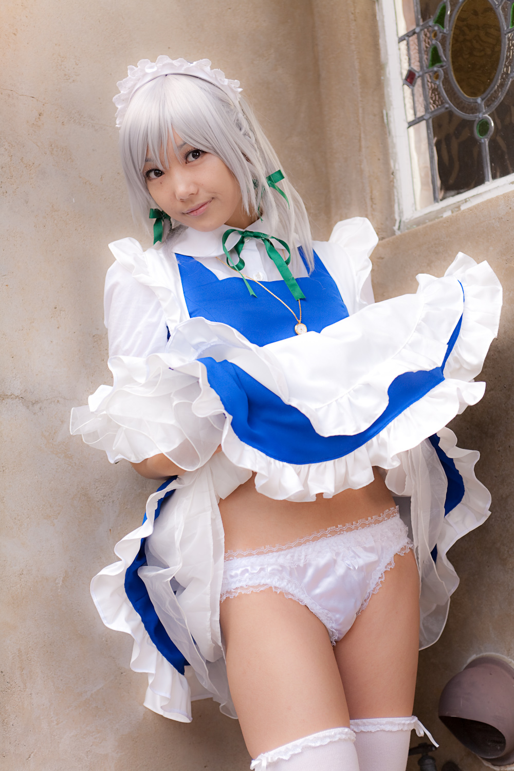 cosplay美女套图 c77 Sakuya Izayoi　白丝假发扮相(1)